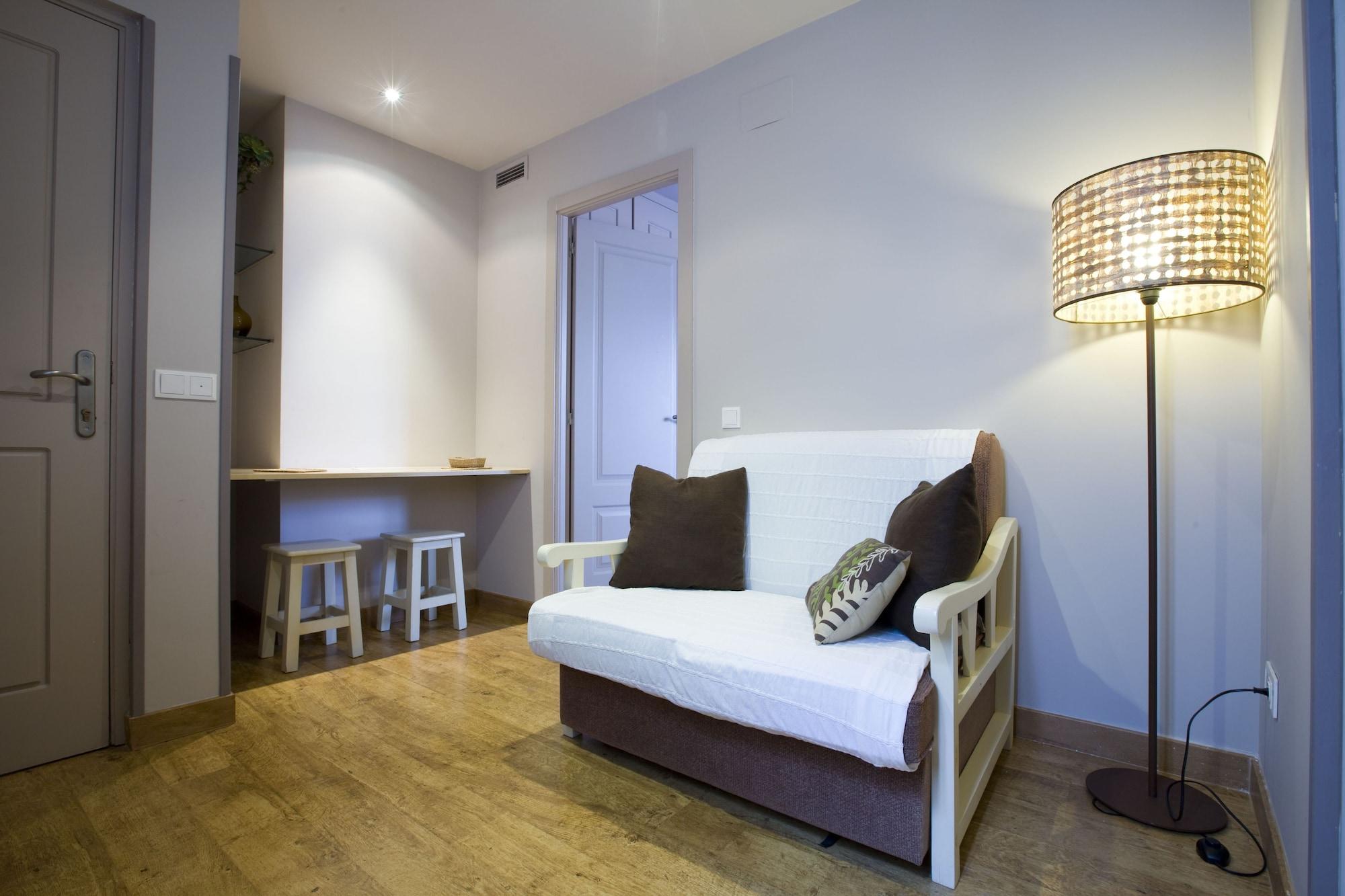 Apartamento Palacio Real Iii *