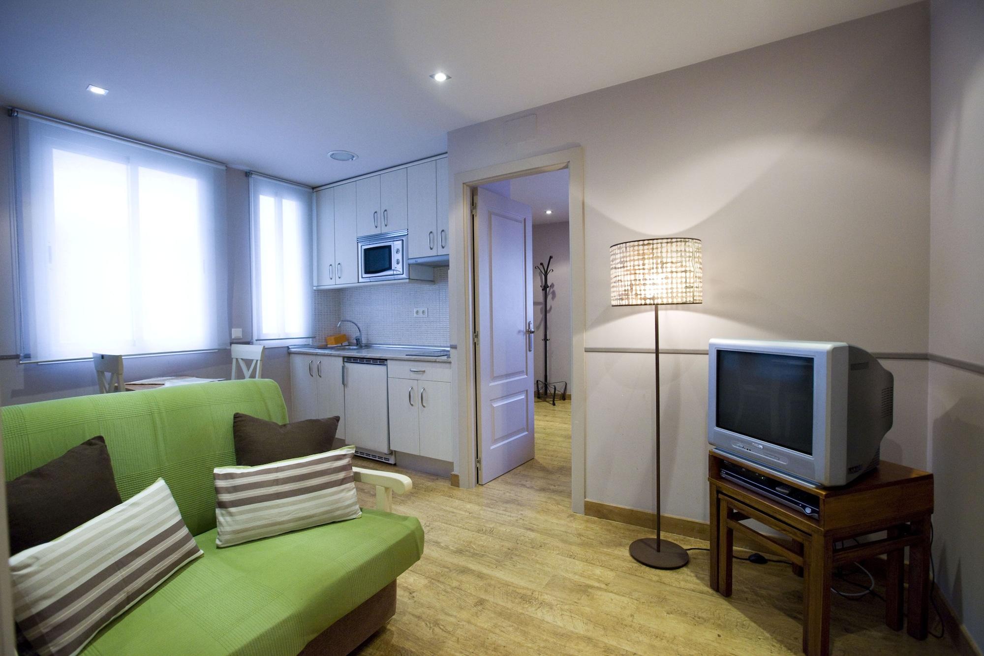 Apartamento Palacio Real Iii *