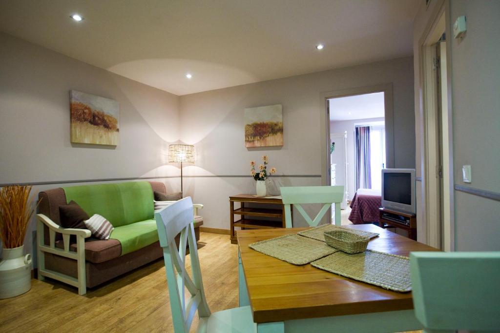 Apartamento Palacio Real Iii